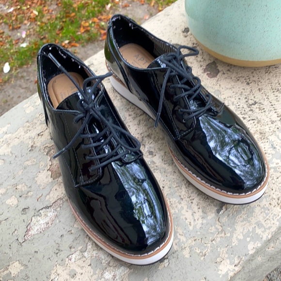 Apt. 9 Patent Leather Shoes - Picture 2 of 3